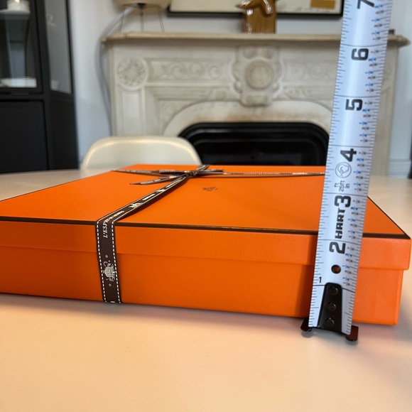 Authentic empty Hermes gift box with ribbon - Picture 5 of 5